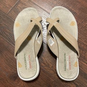 Skechers flip flop